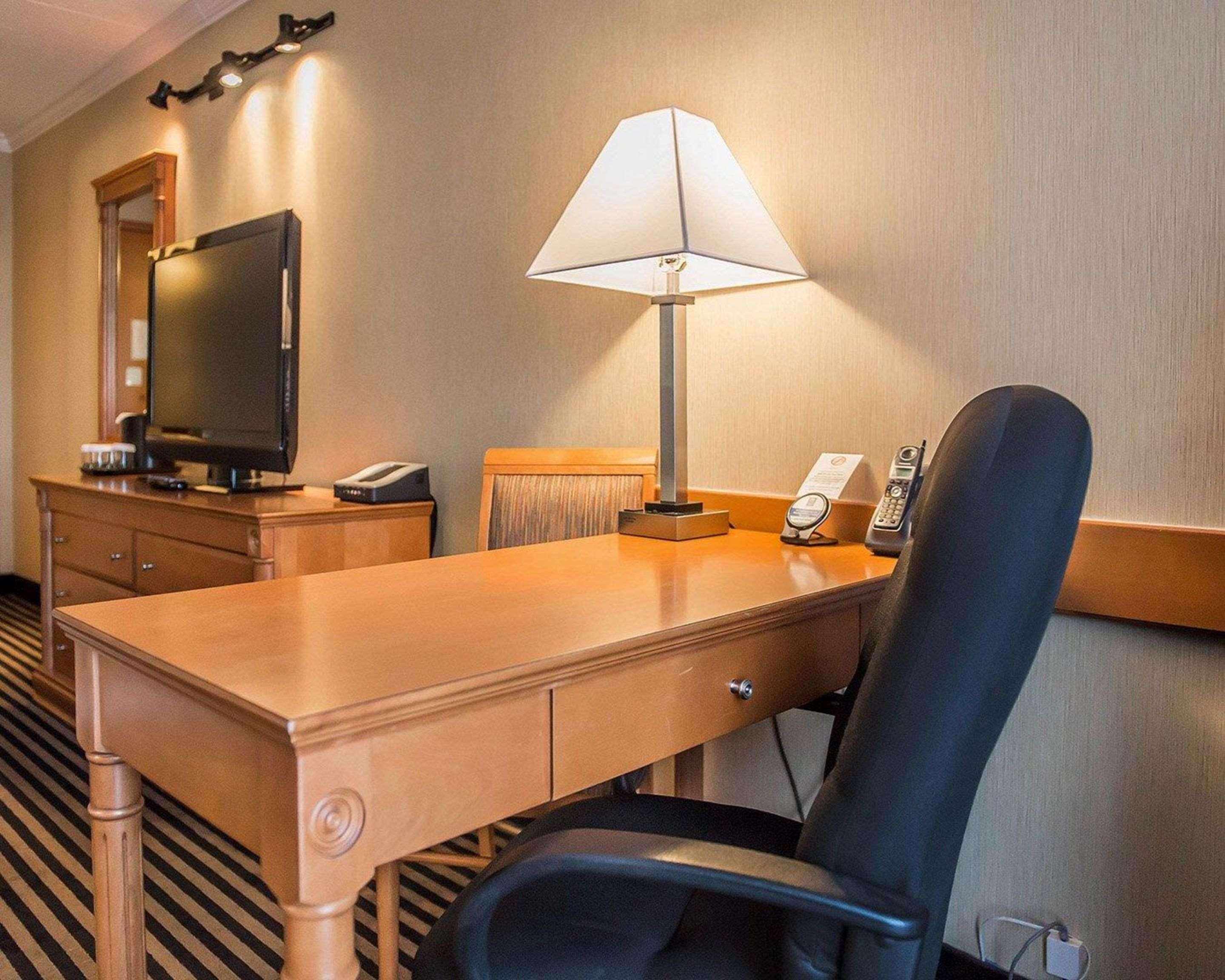Comfort Inn Броквилл Экстерьер фото