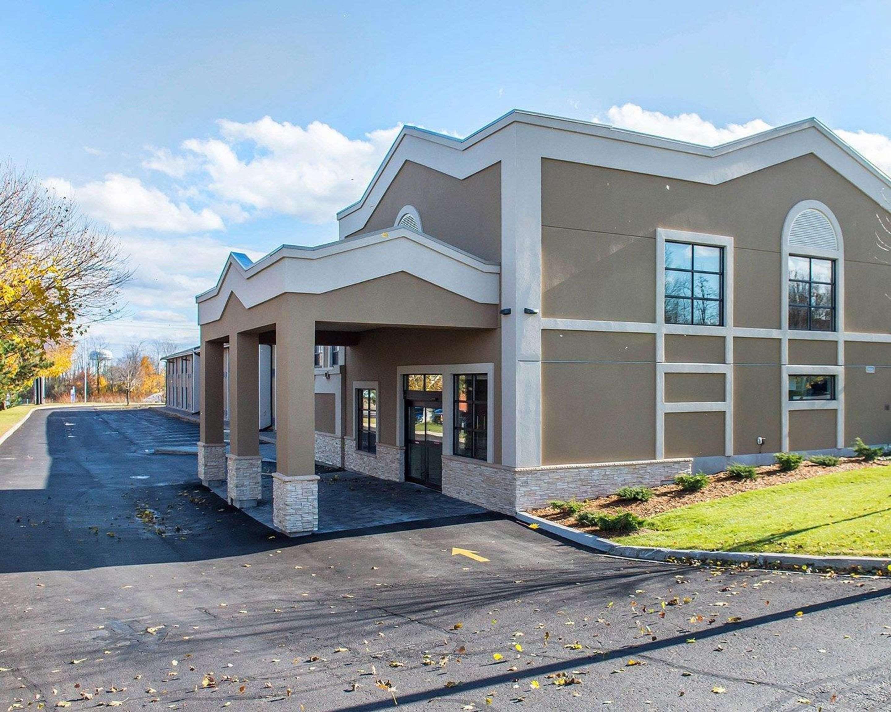 Comfort Inn Броквилл Экстерьер фото
