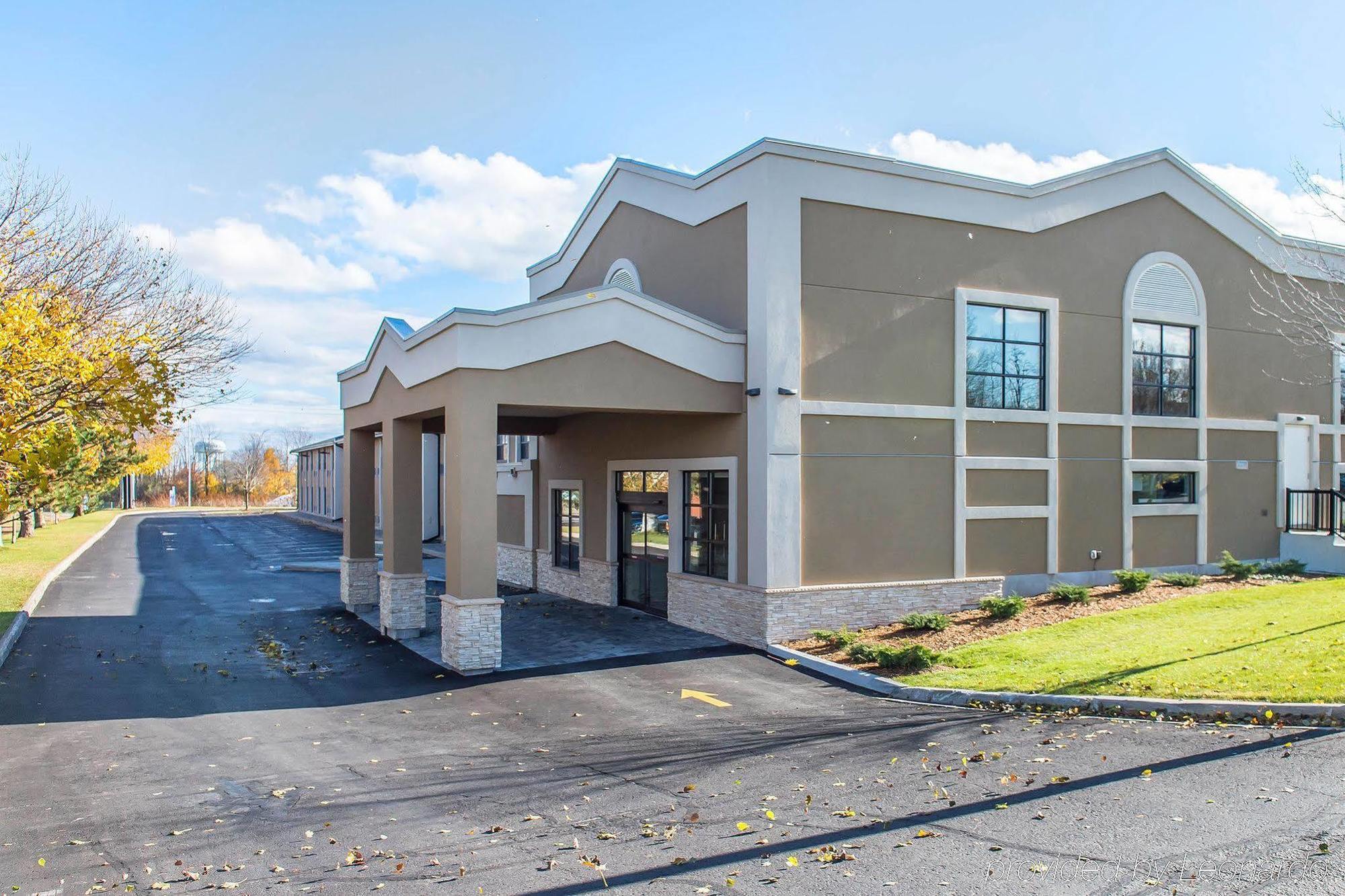 Comfort Inn Броквилл Экстерьер фото
