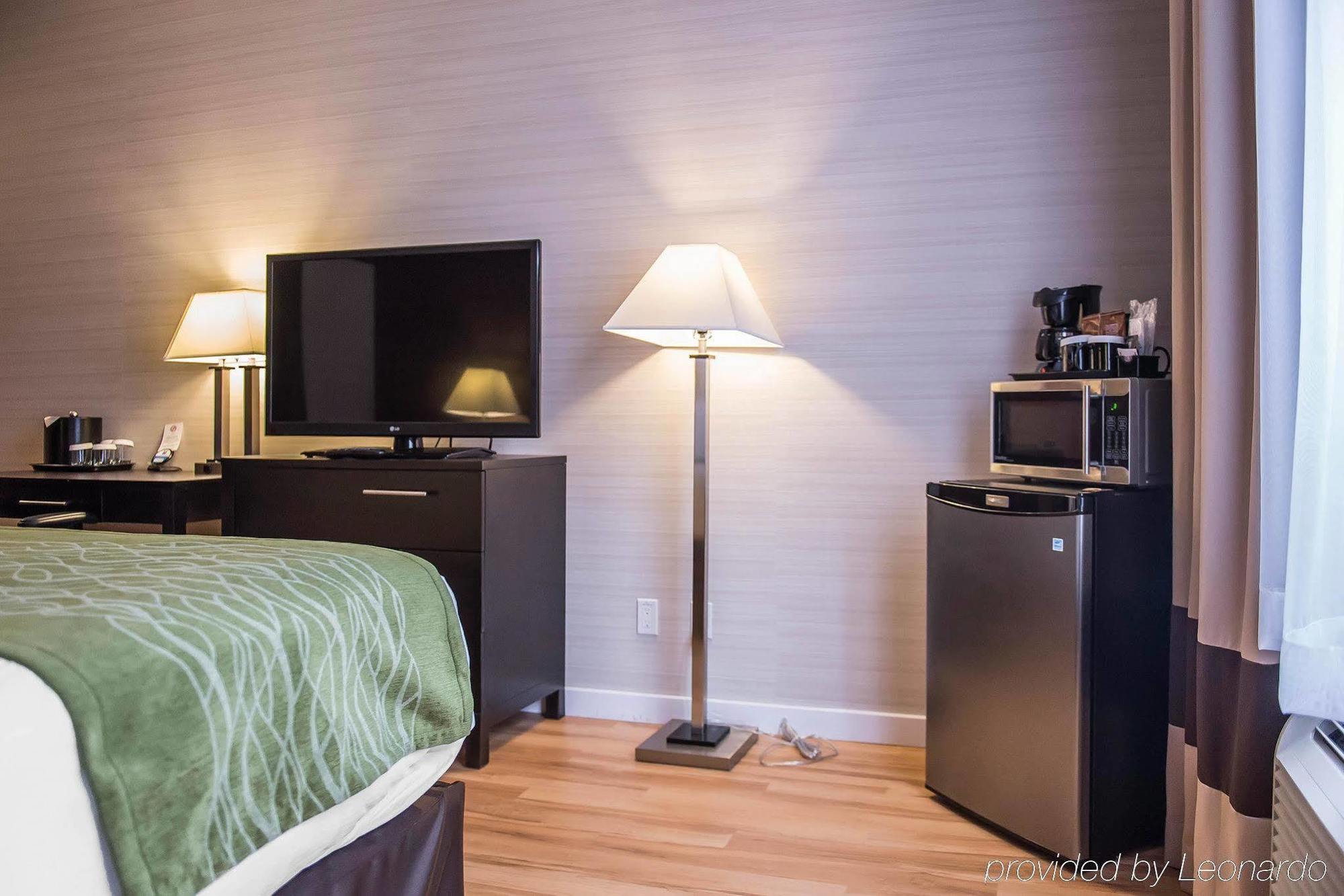 Comfort Inn Броквилл Экстерьер фото