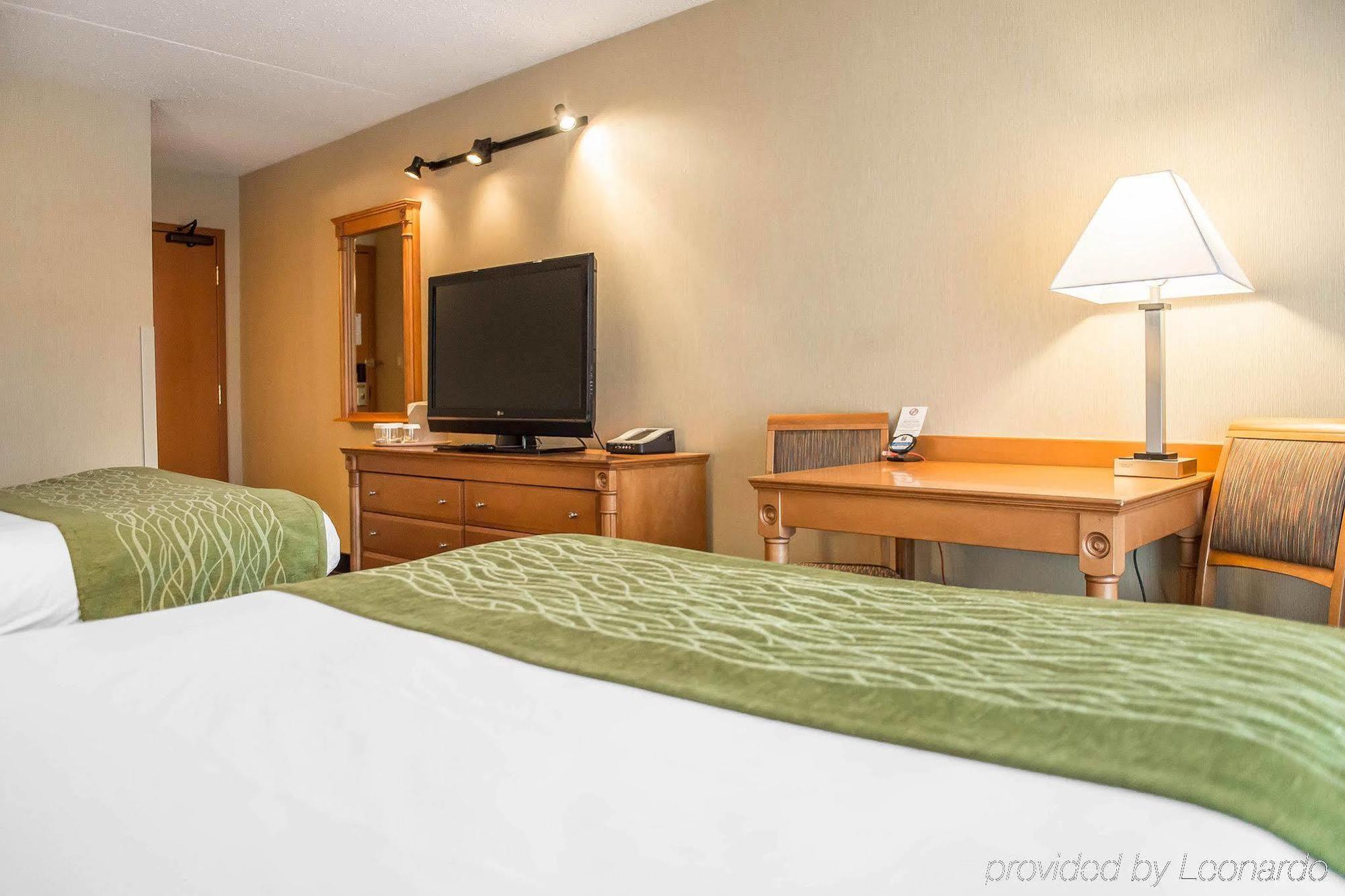 Comfort Inn Броквилл Экстерьер фото
